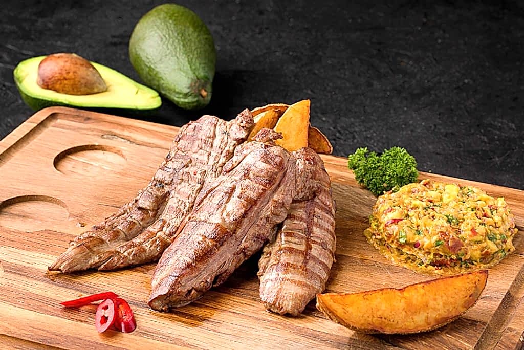 Loti Restaurant & Bar dining in Sultanahmet Bakı