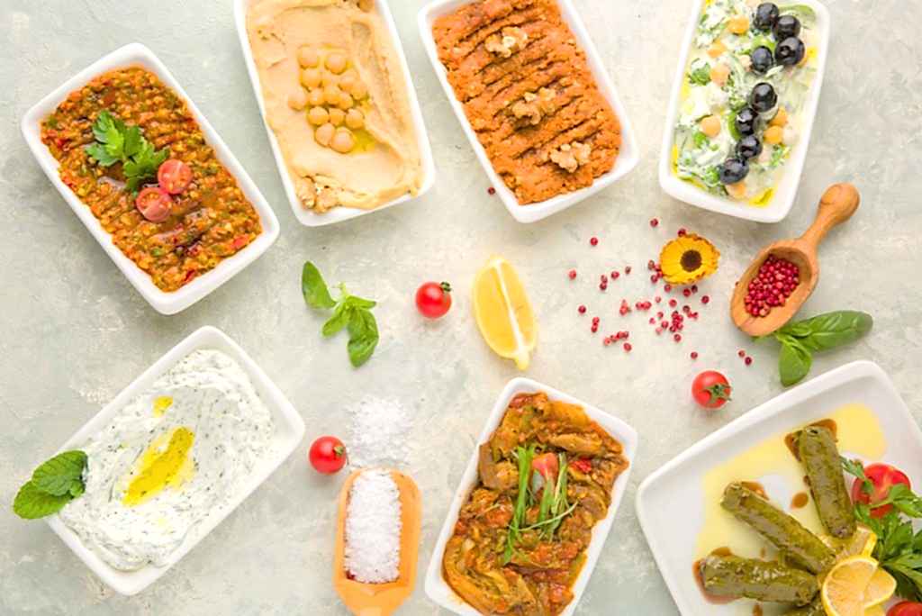 Loti Restaurant & Bar dining in Sultanahmet Bakı