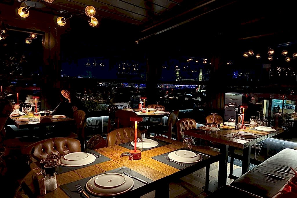 Loti Roof Lounge rooftop restaurant in Sultanahmet