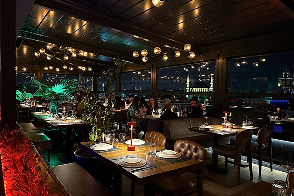Loti Roof Lounge rooftop restaurant in Sultanahmet