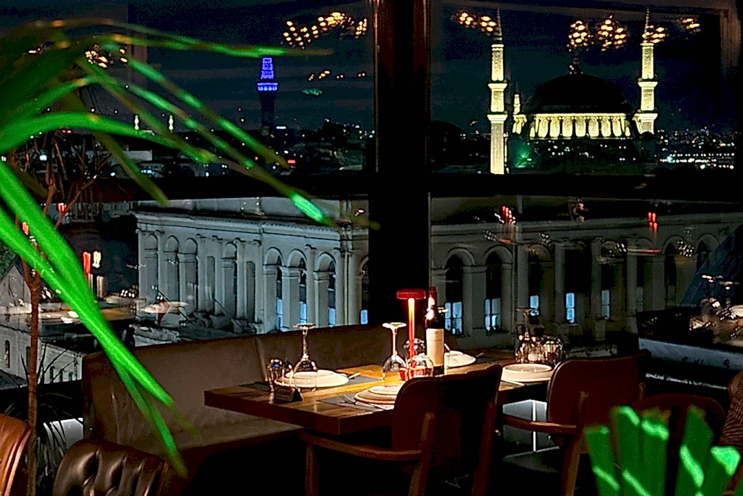 Loti Roof Lounge rooftop restaurant in Sultanahmet