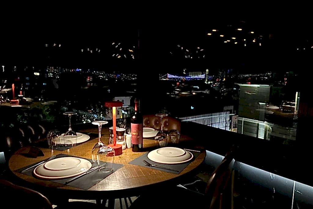 Loti Roof Lounge rooftop restaurant in Sultanahmet