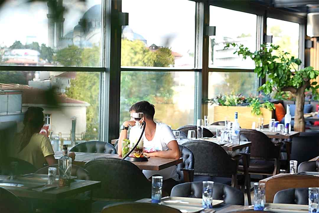 Lotiz Lounge rooftop dining in Bakı Old City