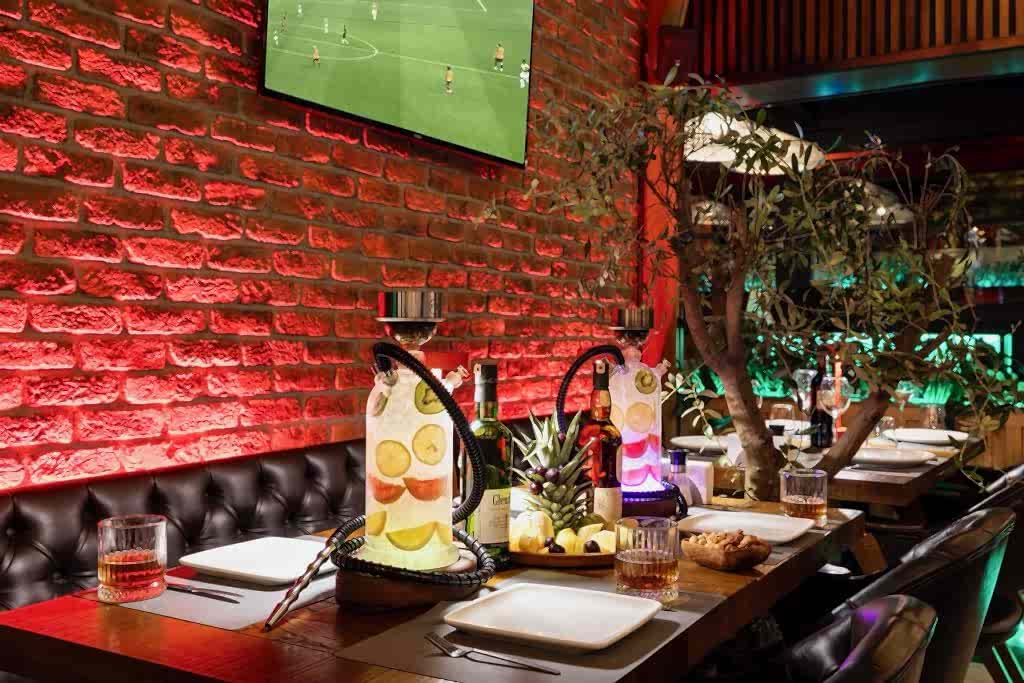 Loti Restaurant & Bar dining in Sultanahmet Bakı