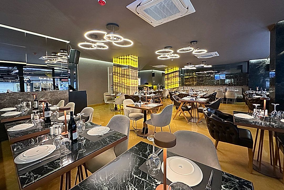 Zurich Bistro & Bar dining experience in Bakı Old City