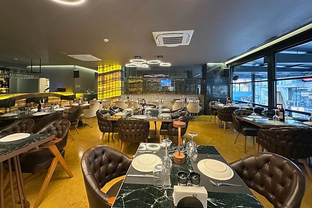 Zurich Bistro & Bar dining experience in Bakı Old City