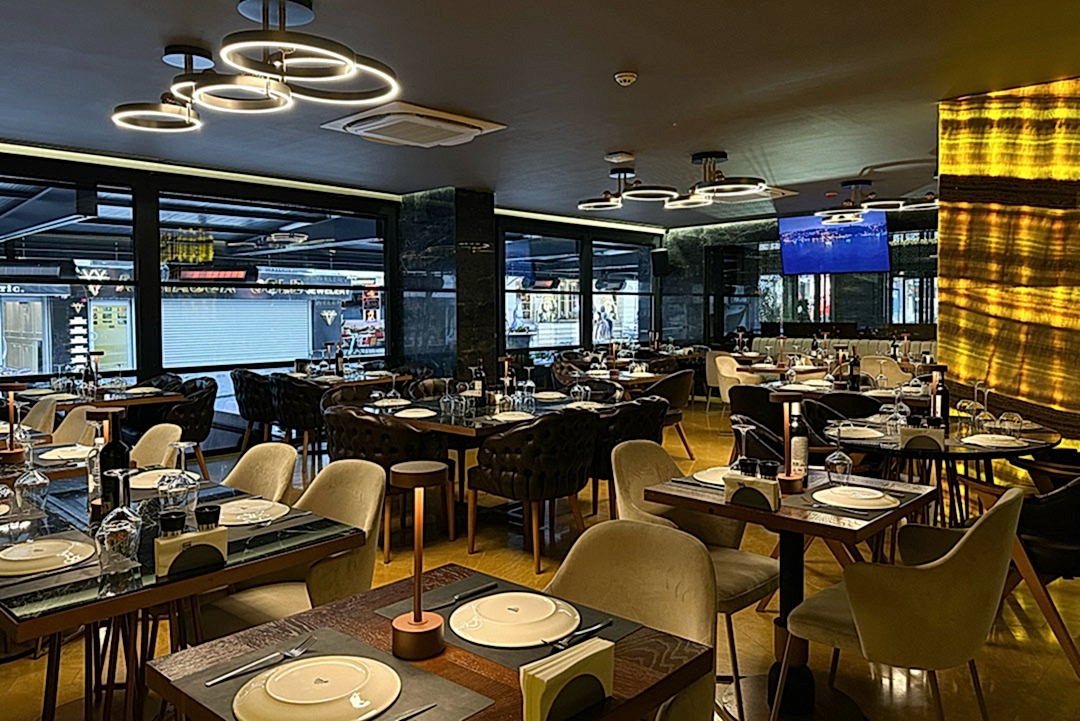 Zurich Bistro & Bar dining experience in Bakı Old City