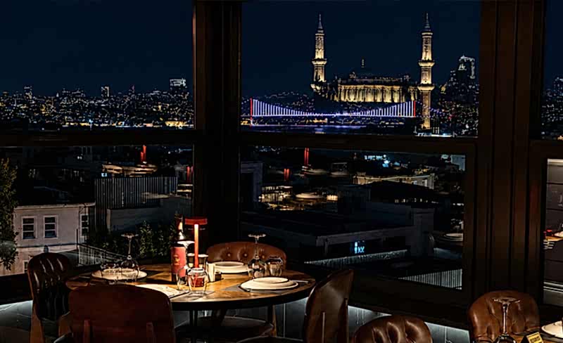 Loti Restaurant dinner setting in Sultanahmet Bakı