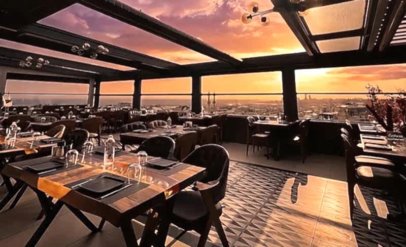 Lotiz Lounge rooftop restaurant in Bakı Old City
